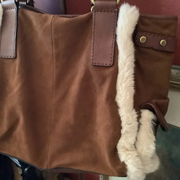 Fossil. Authentic Suede Tote Bag w/Faux Fur Trim - Picture 8 of 14